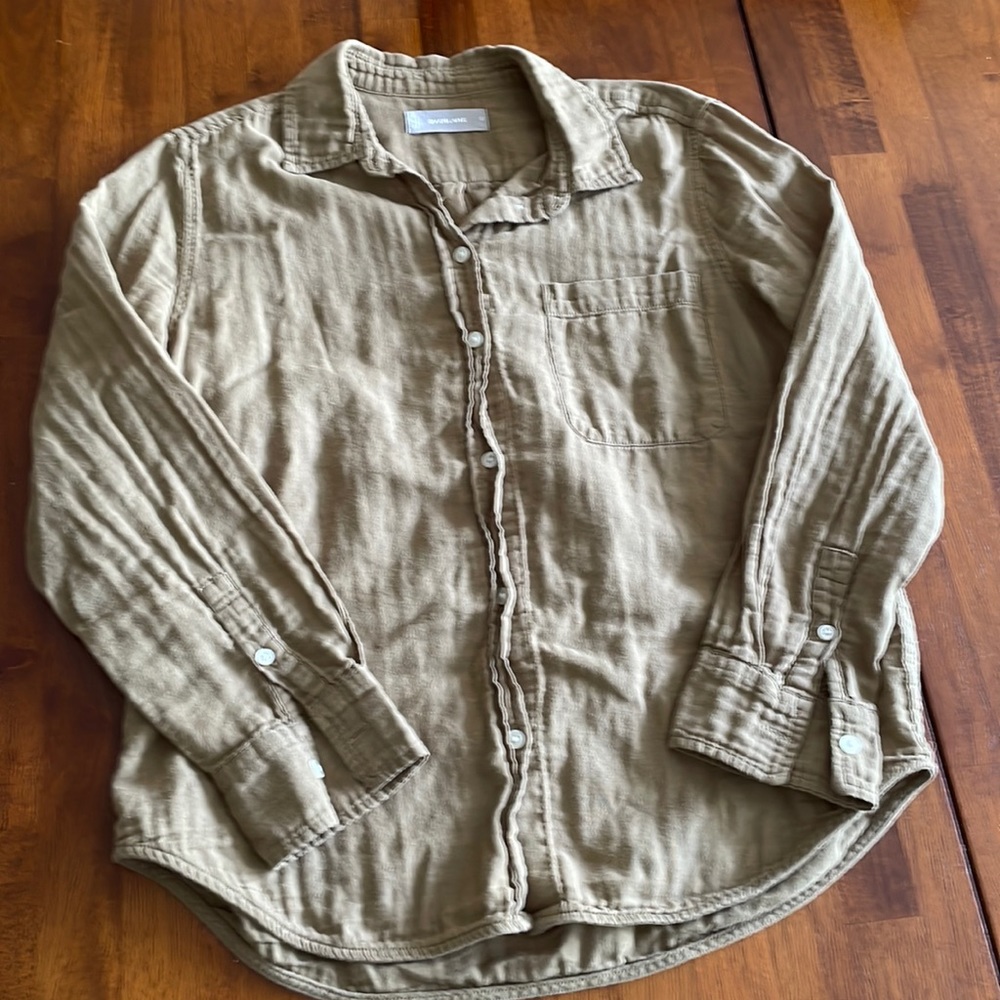 Everlane cotton gauze button down shirt. Olive green. Size 2.